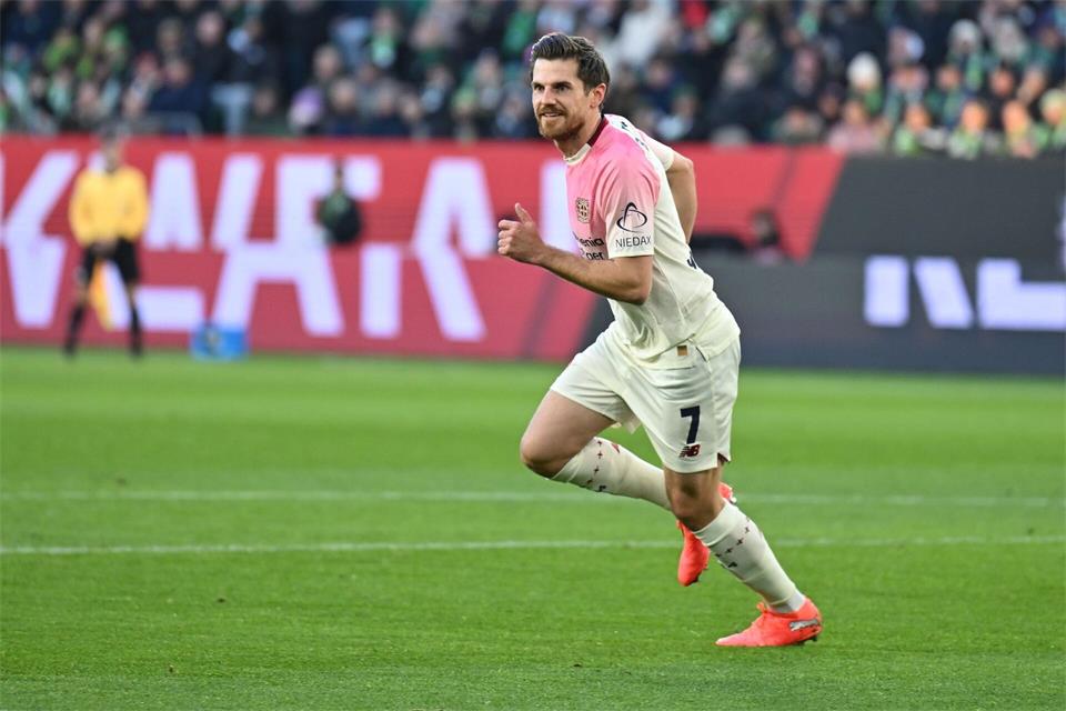 Jonas Hofmann reist mit Bayer Leverkusen zum Europa-League-Spiel nach Kreta. (Archivbild) Swen Pförtner/dpa