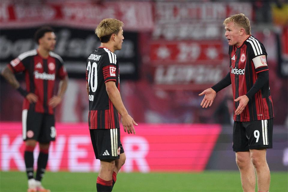 Jonathan Burkardt (r) war nach dem 0:6 mächtig bedient.Jan Woitas/dpa