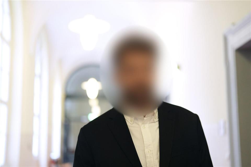 Jonathan G. sagt als Zeuge ausMarcus Brandt/dpa