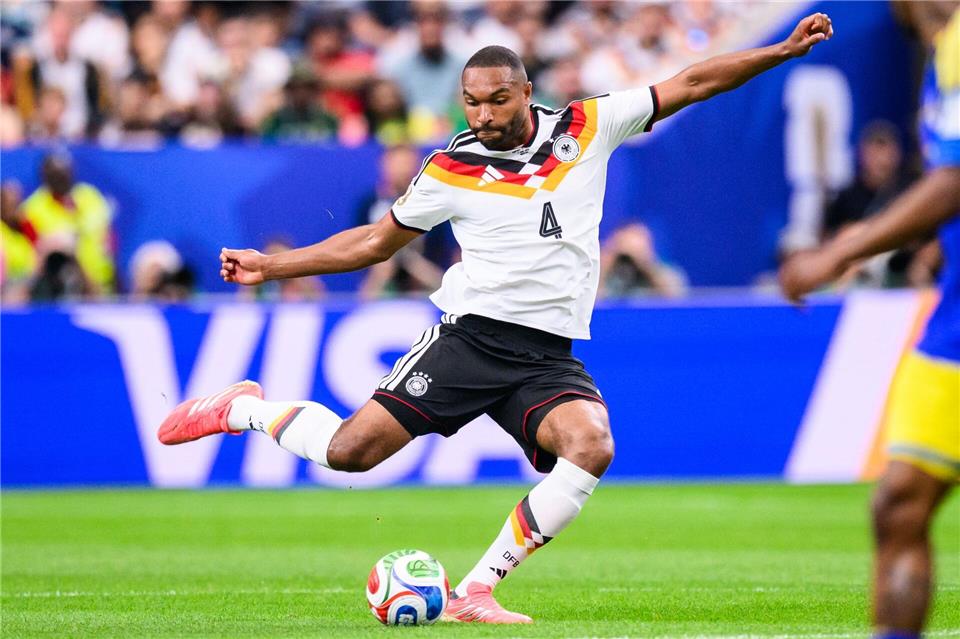 Jonathan Tah ist der deutsche Abwehrorganisator in Amerika. Tom Weller/dpa
