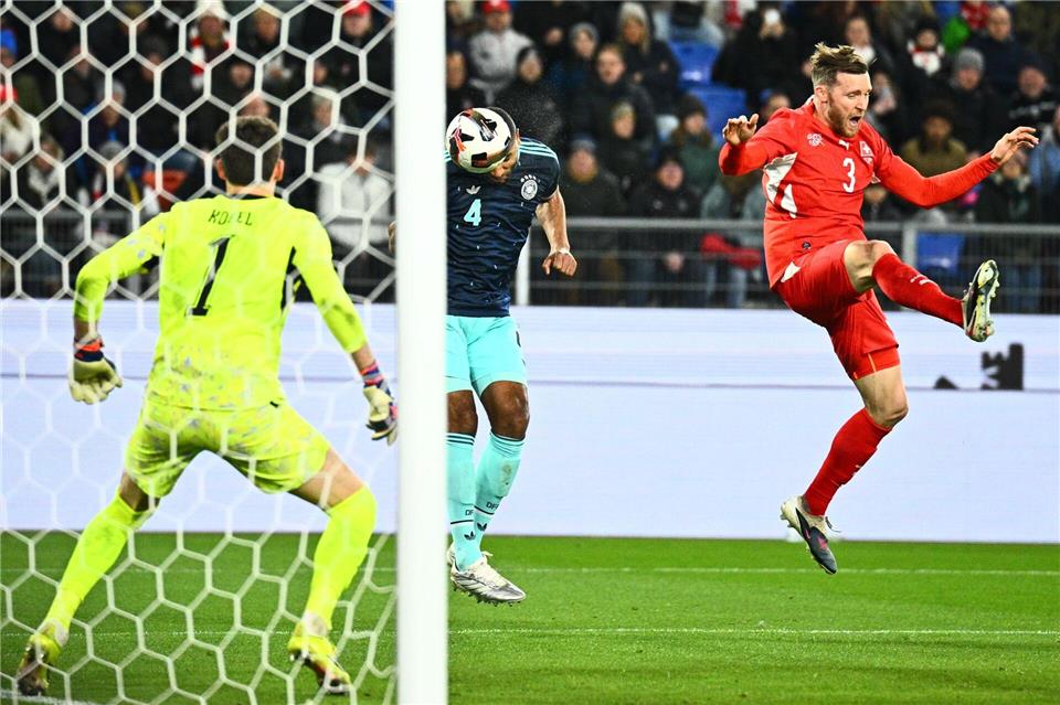 Jonathan Tah köpft das 1:1, das erste Länderspieltor des Verteidigers.Tom Weller/dpa