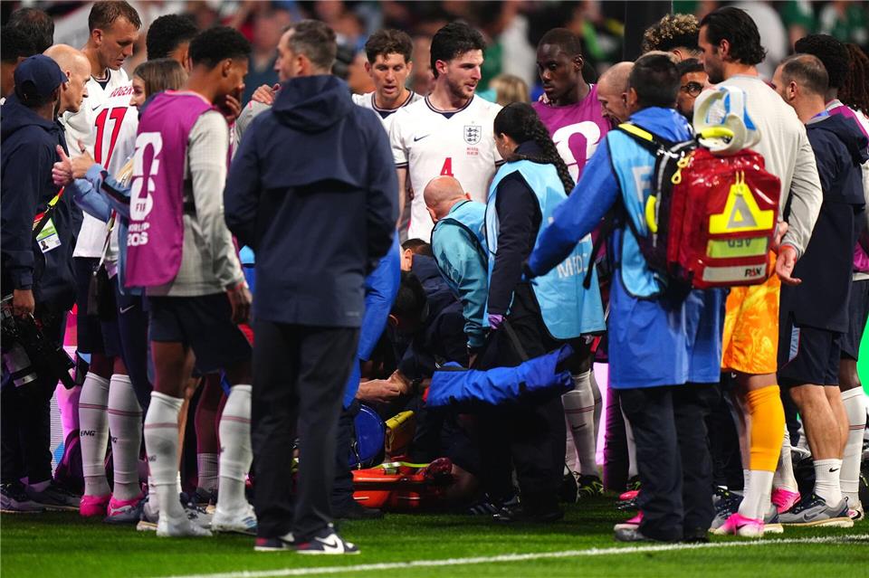 Jordan Henderson hat sich nach dem Spiel wehgetan.Bradley Collyer/PA Wire/dpa