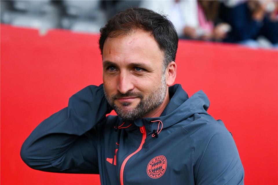 Jose Barcala, der neue Trainer der Bayern-Frauen, feiert sein Heimdebüt vor einer Rekordkulisse. (Archivbild)Sven Hoppe/dpa