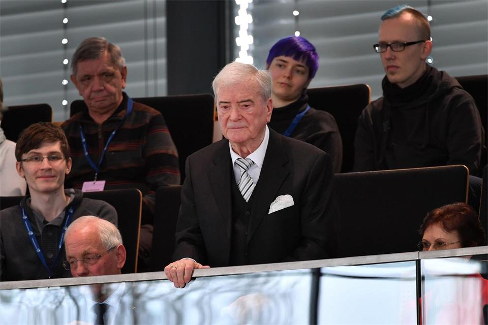 Josef Duchac war erster Ministerpräsident von Thüringen nach der Wiedervereinigung, trat aber nach nicht mal zwei Jahren im Amt zurück. (Archivbild)Martin Schutt/dpa-Zentralbild/dpa