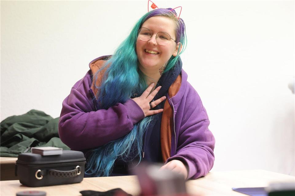 Josefine Schwarzer gehört zum Verein hinter dem Dicefire„-Spieletreff in Gera.Bodo Schackow/dpa