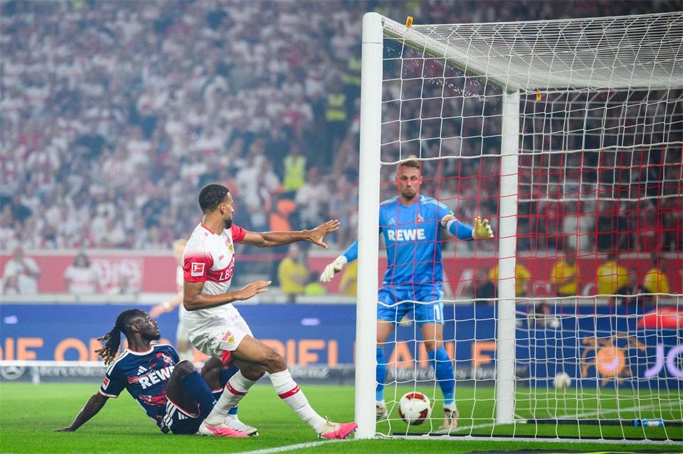 Josha Vagnoman vergab die Riesenchance auf das 1:0.Tom Weller/dpa