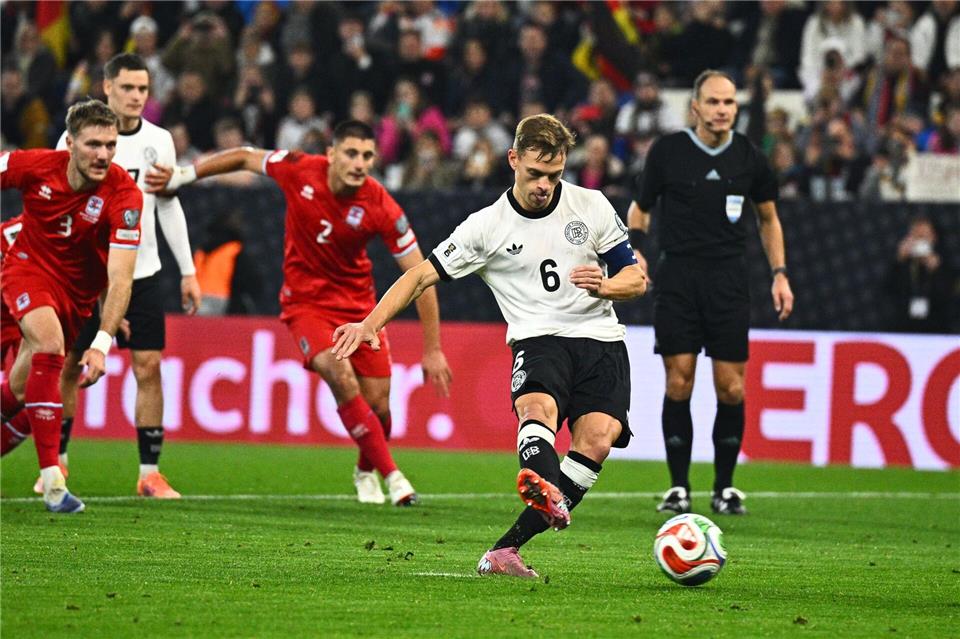 Nationalelf im Bayern-„Flow“ mit Kapitän und Trauzeuge Joshua Kimmich als souveräner Elfmeterschütze im Stil von Harry Kane.Tom Weller/dpa