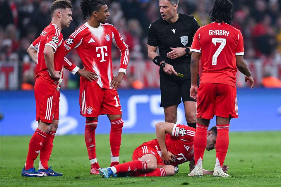 Josip Stanisic muss gegen Real Madrid einstecken.Sven Hoppe/dpa