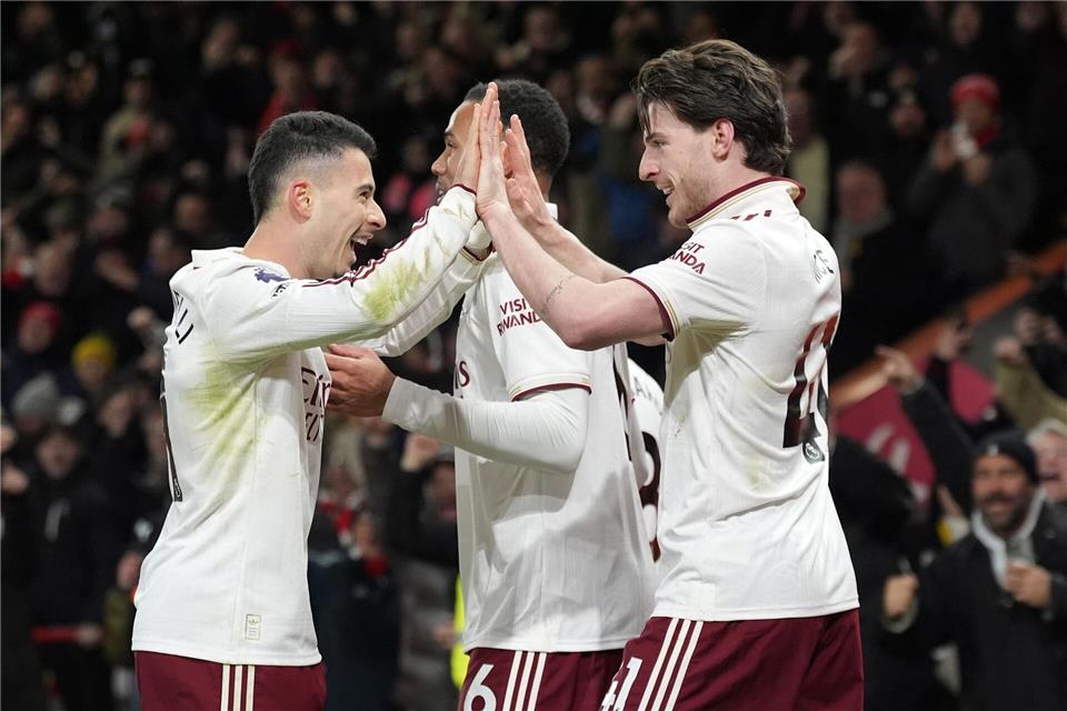 Jubel beim FC Arsenal: Der Tabellenführer der Premier League siegt auch im neuen Jahr weiter.Andrew Matthews/PA Wire/dpa