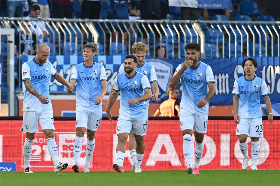 Jubel beim VfL Bochum: Dank Routinier Philipp Hofmann gibt es den ersten Saisonsieg.Swen Pförtner/dpa