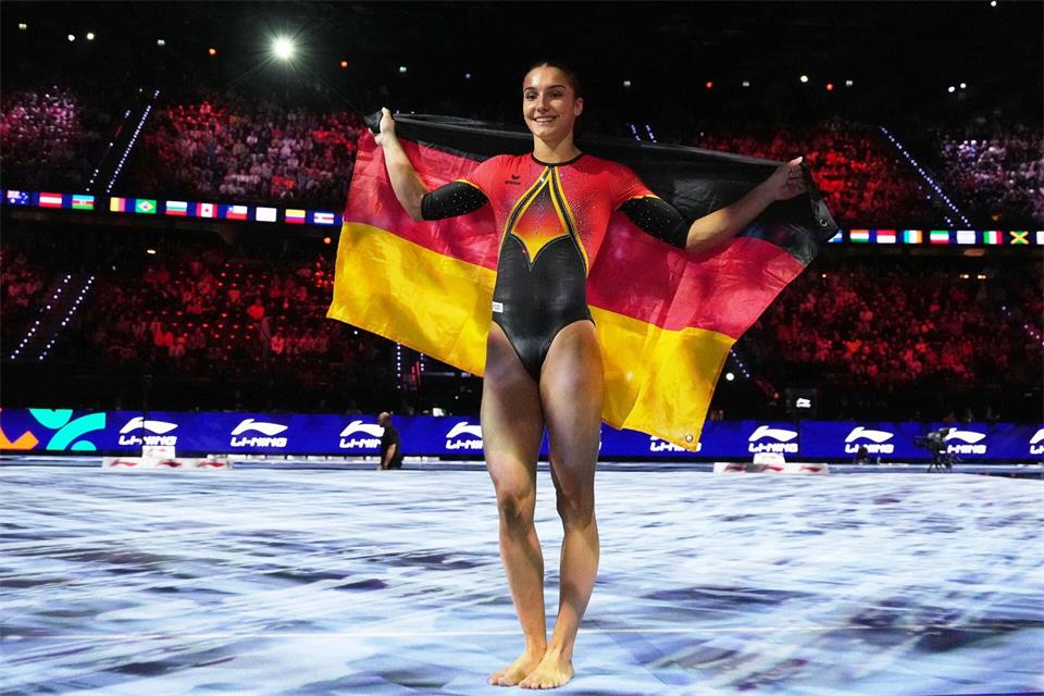 Jubel über WM-Silber: Helen Kevric.Francisco Seco/AP/dpa