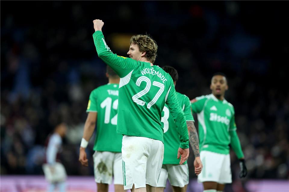 Jubelfaust: Nick Woltemade freut sich über sein Tor zum 3:1.Nigel French/PA Wire/dpa