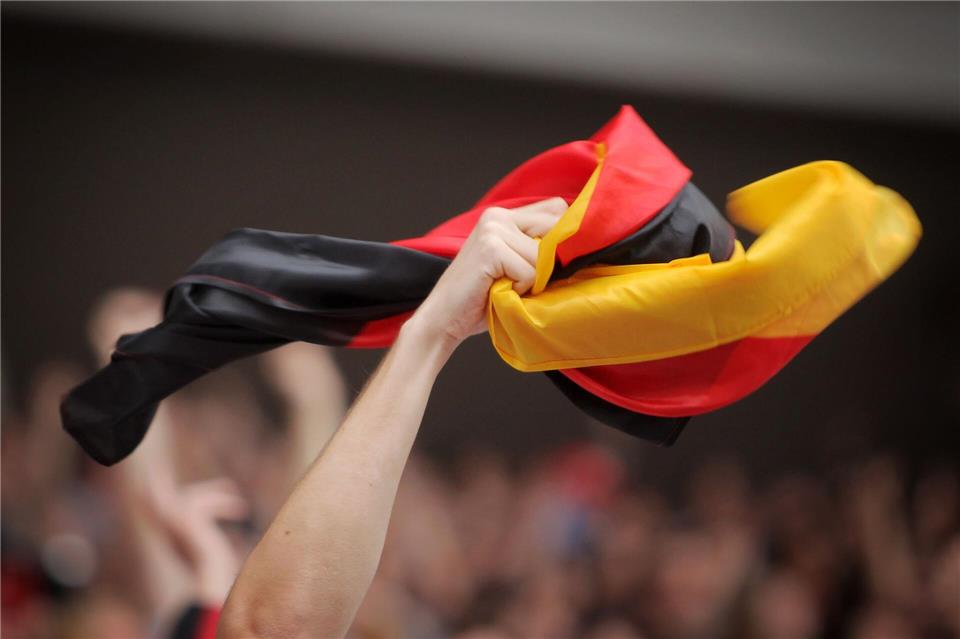 Jubelnde Fans. (Archivbild)picture alliance / dpa