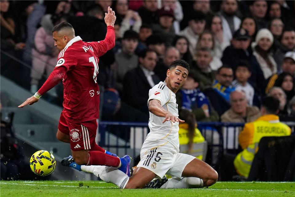 Jude Bellingham brachte Real Madrid gegen den FC Sevilla in Führung.Manu Fernandez/AP/dpa