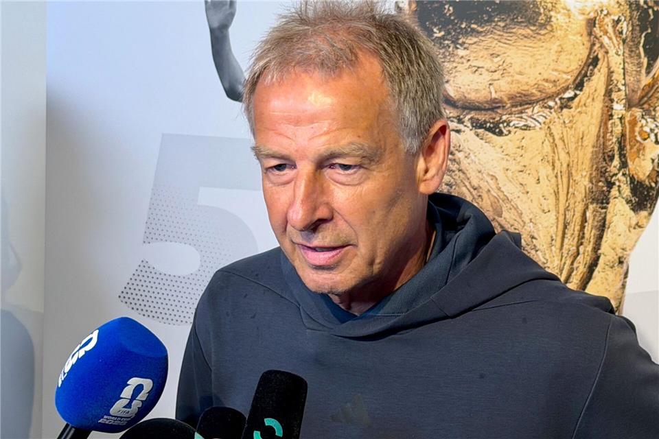 Jürgen Klinsmann besuchte das German House of Soccer in New York.Christoph Lother/dpa