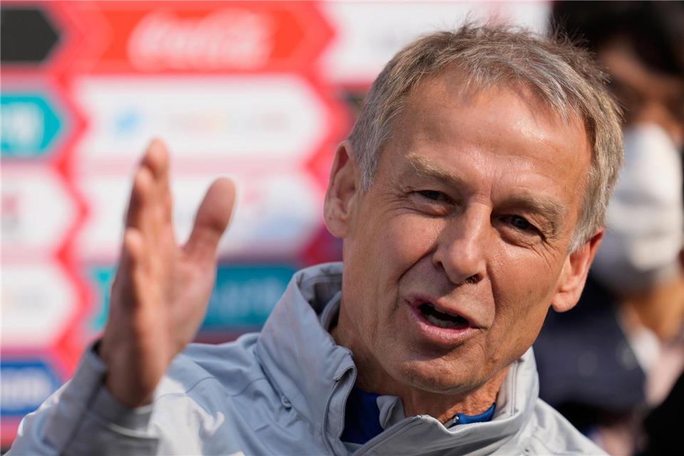 Jürgen Klinsmann findet deutliche Worte zum Zustand des deutschen Fußballs. (Archivbild)Lee Jin-man/AP/dpa