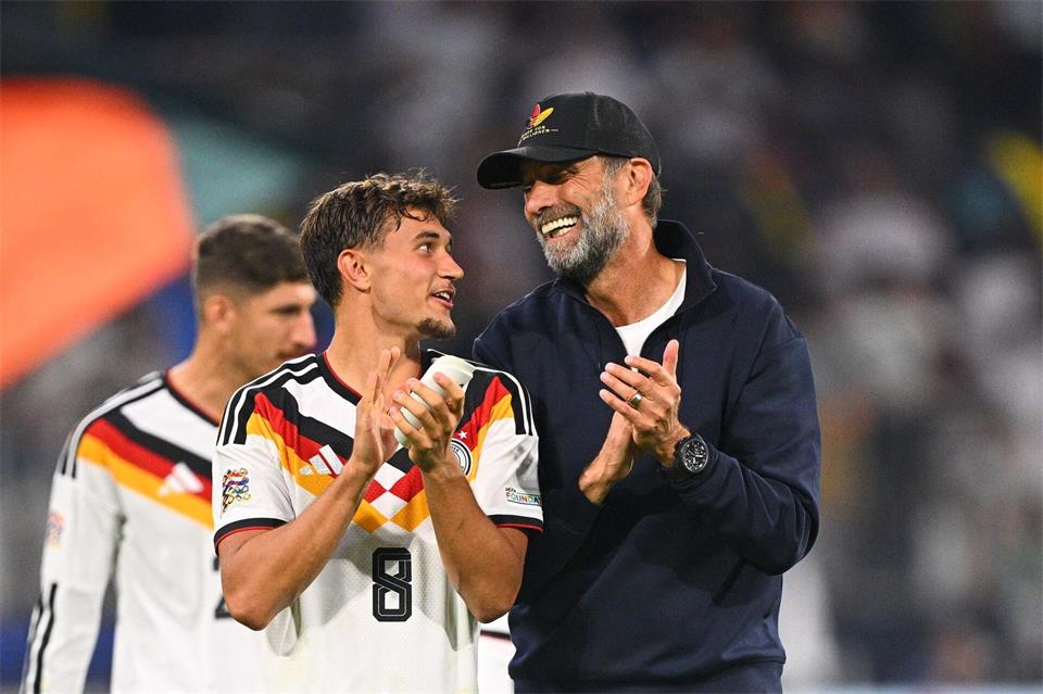 Jürgen Klopp konnte gegen Serbien den ersten Sieg als DFB-Coach feiern.Tom Weller/dpa