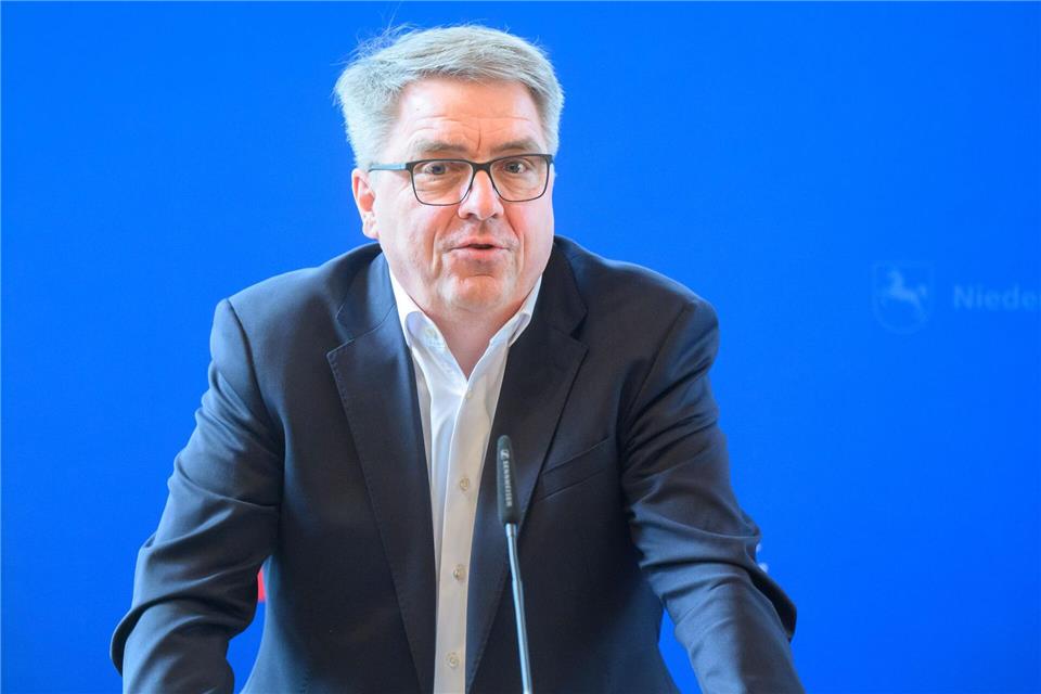 Jürgen Krogmann (SPD) will nicht mehr als Oberbürgermeister für Oldenburg kandidieren. (Archivbild) Julian Stratenschulte/dpa