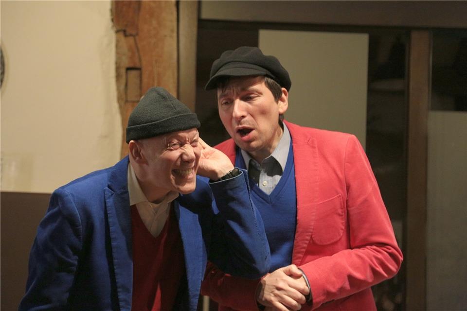 Jürgen Wegscheider und Markus Winkler waren zu Gast im Spargelhaus. Auf Einladung des Kulturkreises präsentierten sie „Buschiaden“.
