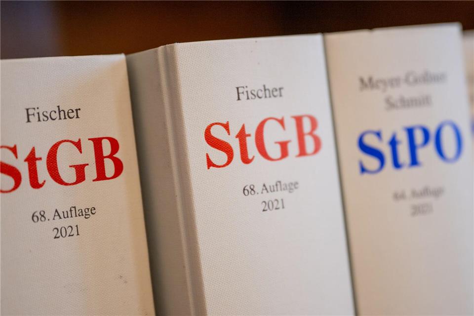 Jugendliche vor dem Gesetz: Ab 14 kann Strafmündigkeit greifen. (Symbolbild)Monika Skolimowska/dpa