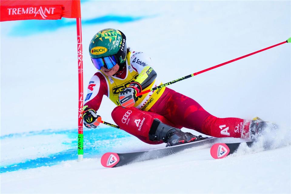 Julia Scheib aus Österreich feiert in Kanada ihren zweiten Saisonsieg.Sean Kilpatrick/The Canadian Press via AP/dpa