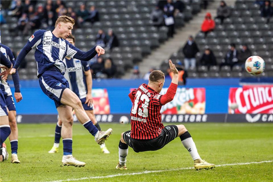Julian Eitschberger brachte Hertha spät in Führung. (Archivbild)Andreas Gora/dpa