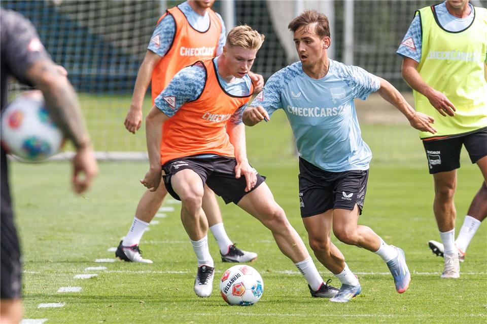 Julian Eitschberger (l.) will sich bei Hertha durchbeißenAndreas Gora/dpa