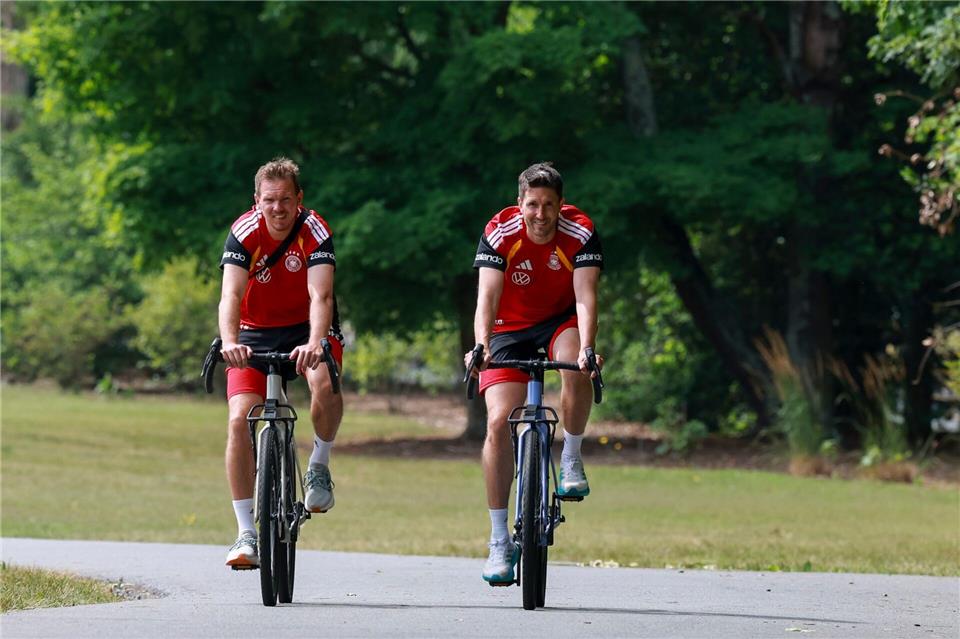 Julian Nagelsmann ist gerne in seiner Freizeit mit dem Fahrrad unterwegs. (Archivbild) Jan Woitas/dpa