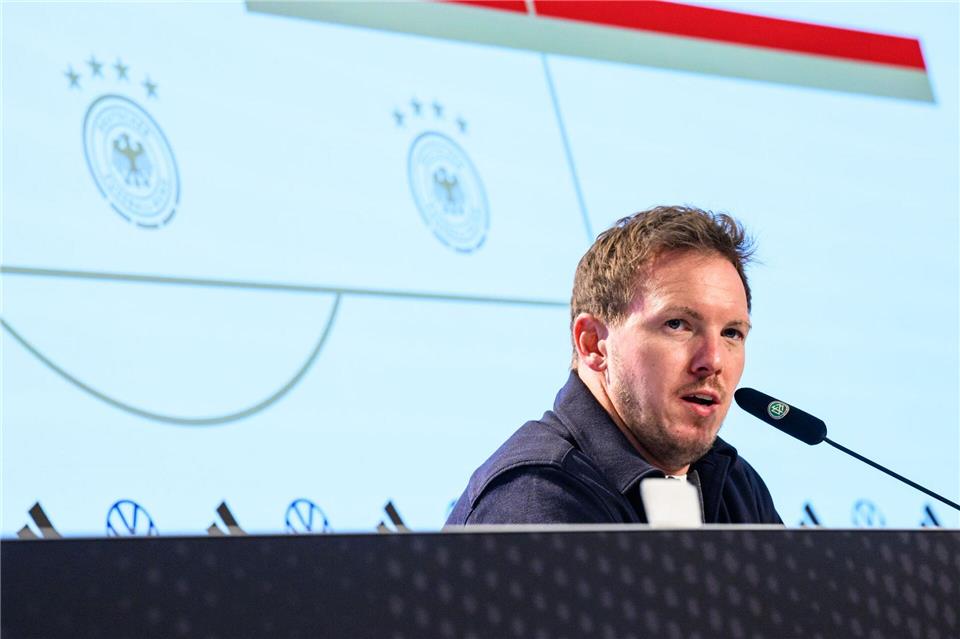 Mit Dreiklang nach Belfast: Gier, Galligkeit und gute Laune Julian Nagelsmann schaut nicht auf die Tabelle in der Qualifikationsgruppe. Tom Weller/dpa