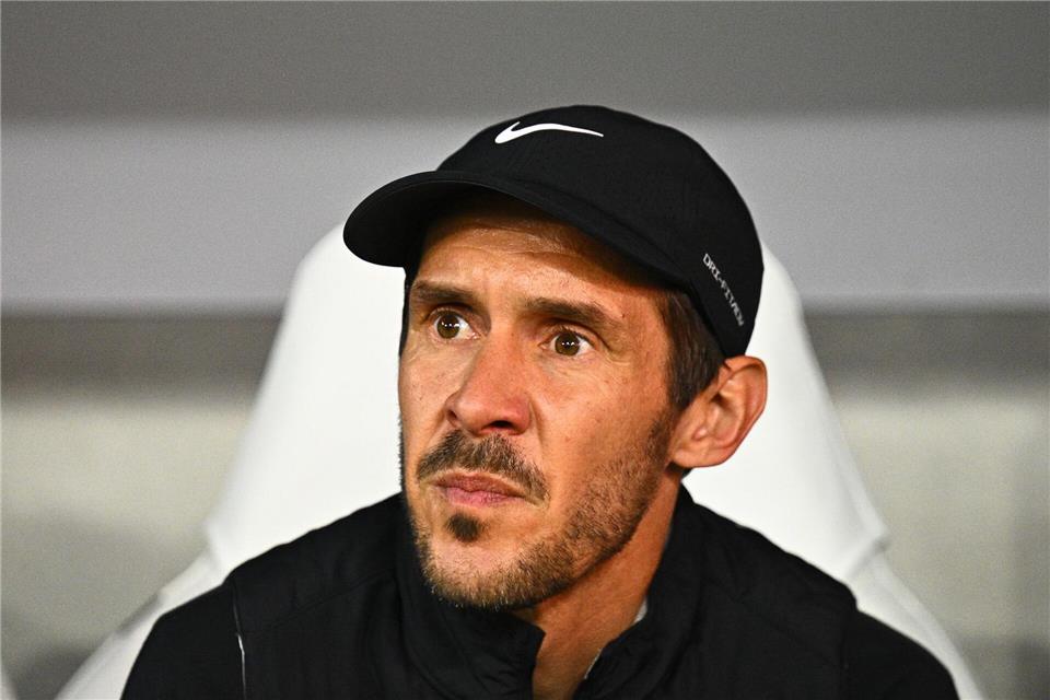 Julian Schuster und der SC Freiburg sind bei Borussia Dortmund gefordert.Tom Weller/dpa