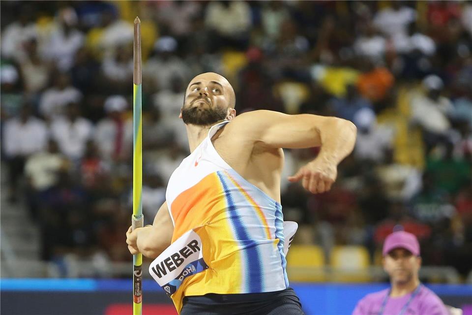 Julian Weber warf in Brüssel dicht an die 90 Meter heran.Hussein Sayed/AP/dpa