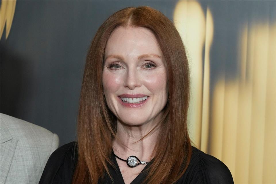 Julianne Moore läuft eigenen Angaben zufolge gerne gelegentlich als Gehirntraining rückwärts. (Archivbild)Jordan Strauss/Invision via AP/dpa