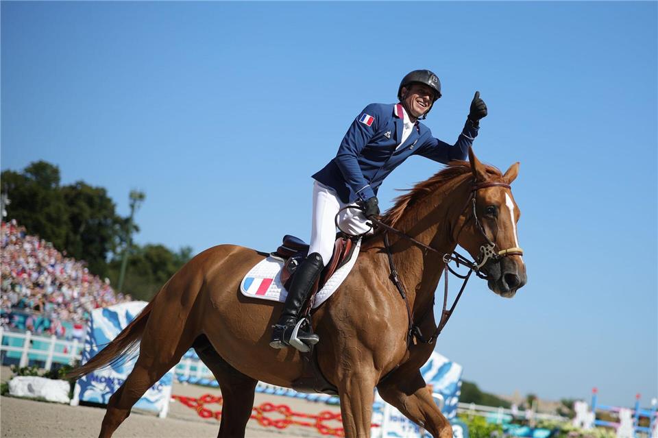 Julien Epaillard hat das Springen in Stuttgart gewonnen. (Archivbild)Rolf Vennenbernd/dpa