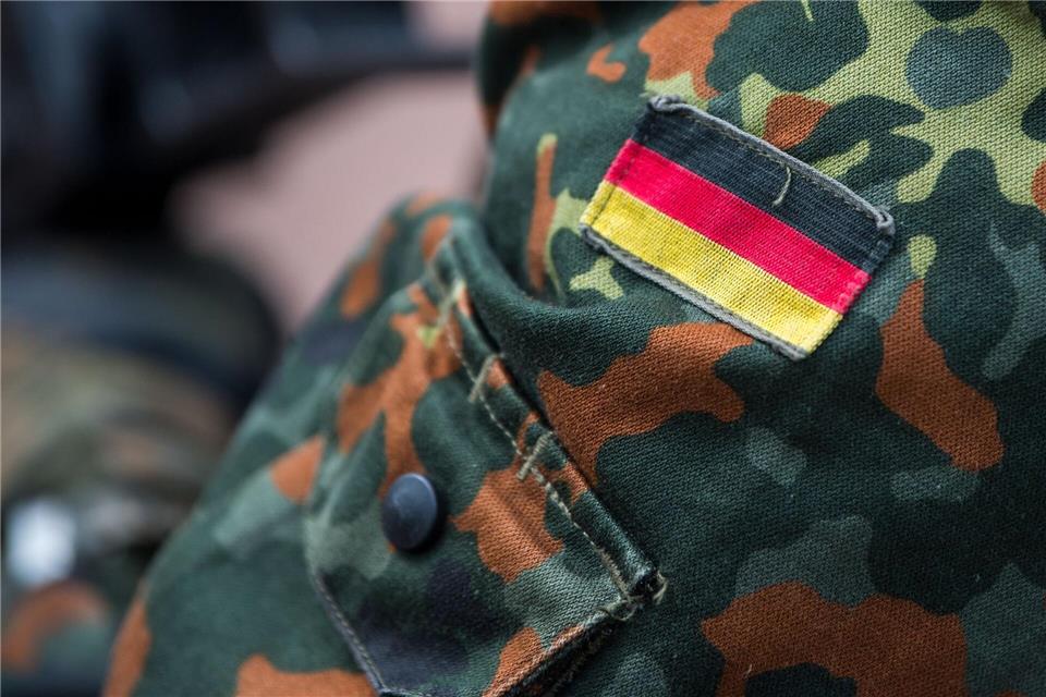Junge Soldaten leisten in Beelitz ihren Diensteid bei einem feierlichen Gelöbnis. (Symbolbild) Monika Skolimowska/ZB/dpa