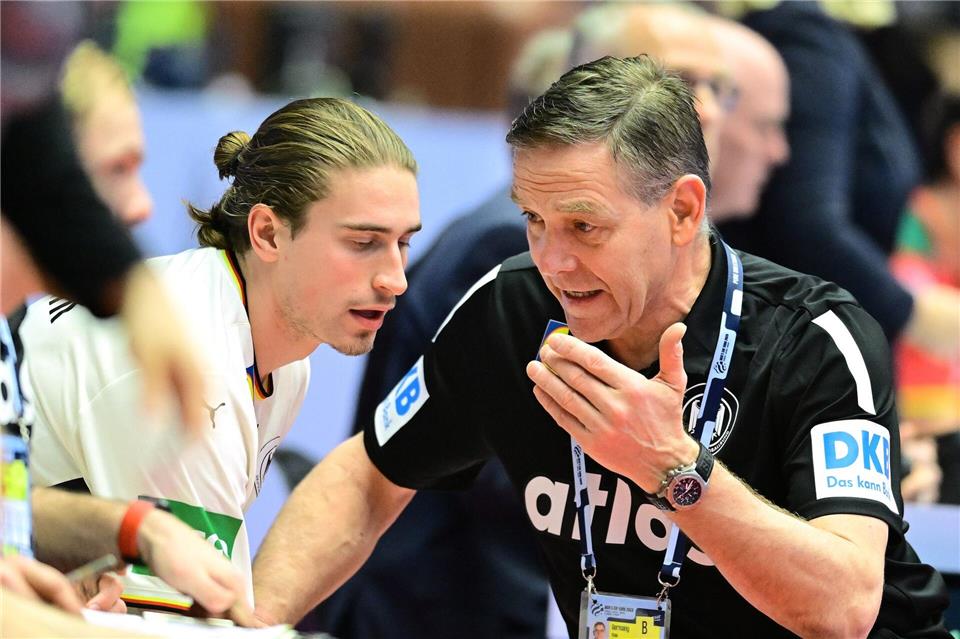 Juri Knorr debütierte im November 2020 unter Alfred Gislason. (Archivbild)Sina Schuldt/dpa