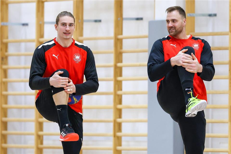 Juri Knorr (l) und Andreas Wolff werden zu Comic-Helden. (Archivbild)Jan Woitas/dpa