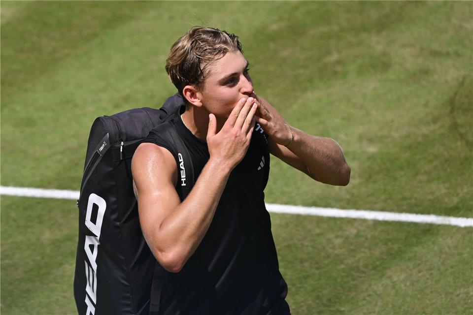 Justin Engel konnte auch mit dem Kanadier Felix Auger-Aliassime lange mithalten.Marijan Murat/dpa