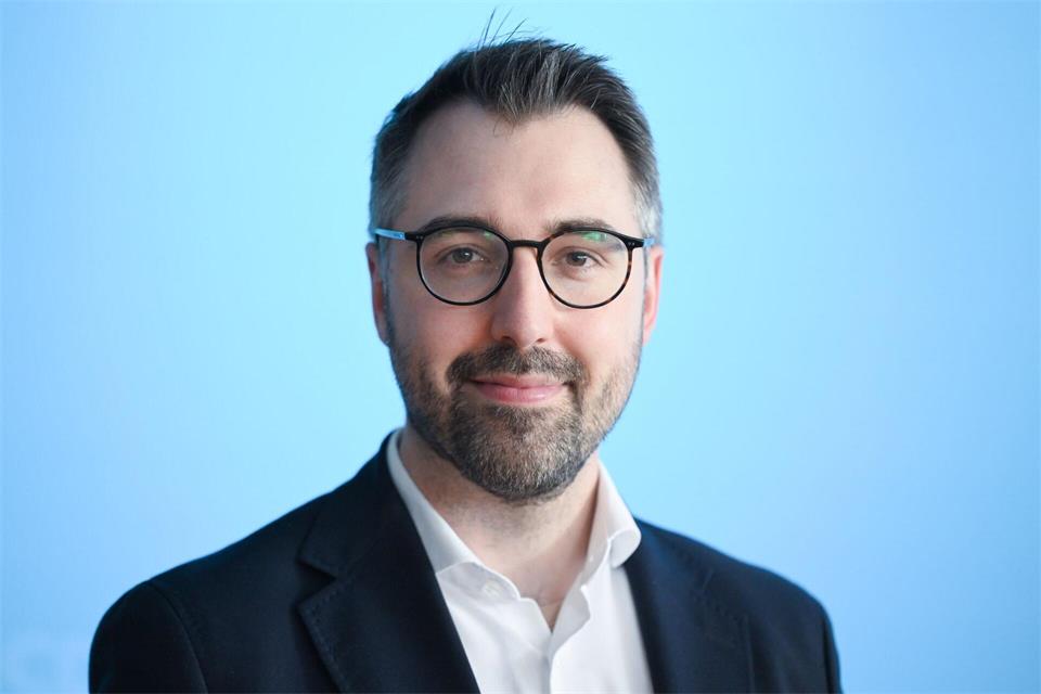 Justizminister Oppelt spricht sich für eine dauerhafte Lösung aus. (Archivbild) Bernd Weißbrod/dpa