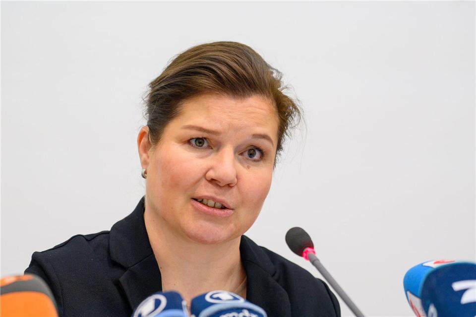 Justizministerin Franziska Weidinger (CDU) geht von etwa 1.500 zusätzlichen Verfahren pro Jahr an den Amtsgerichten aus. (Archivbild)Klaus-Dietmar Gabbert/dpa