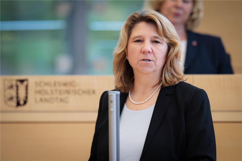 Fast alle Amtsgerichte im Norden sollen erhalten bleiben Justizministerin Kerstin von der Decken dankte den an den Reformvorschlägen Beteiligten. (Archivbild)Frank Molter/dpa