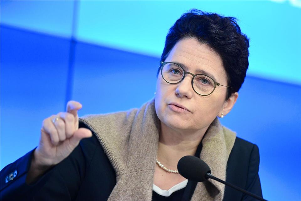 Justizministerin Marion Gentges (CDU) kennt weitere Fälle von weitergegebenen Daten.(Archiv)  Bernd Weißbrod/dpa
