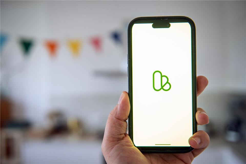 KI erleichtert das Erstellen von Inseraten: Ein Foto genügt, um automatisch Text und passende Kategorien vorgeschlagen zu bekommen.Zacharie Scheurer/dpa-tmn