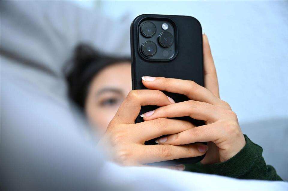 KI-generierte Fotos und Videos auf Plattformen wie Tiktok sind im Alltag angekommen. (Symbolbild)Elisa Schu/dpa