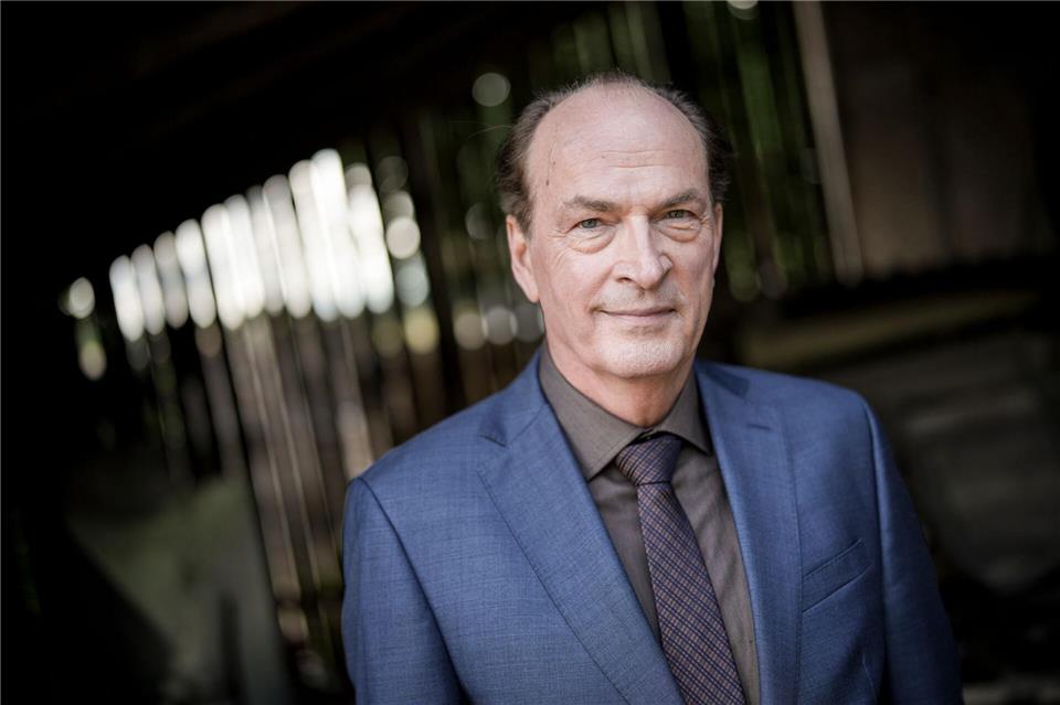 KI wird das Leben und die Fähigkeiten der Menschen verändern - davon ist Herbert Knaup überzeugt.Christian Charisius/dpa