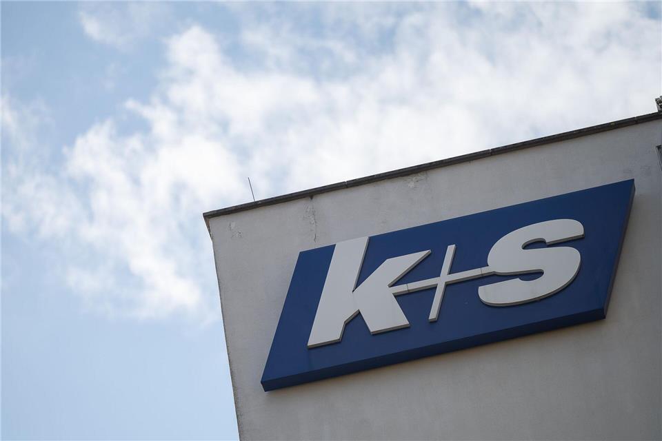 K+S will die Menge der anfallenden Produktionswässer um etwa 50 Prozent senken. (Archivbild)Sebastian Gollnow/dpa
