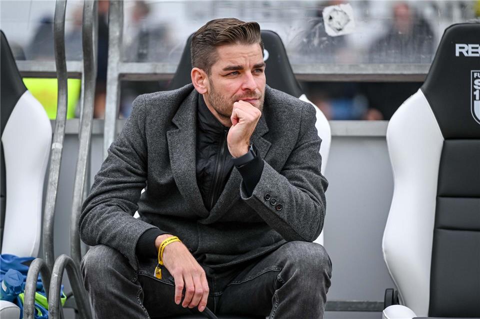 KSC-Boss Michael Becker will bis Saisonende den neuen Trainer präsentieren. (Archivbild)Harry Langer/dpa