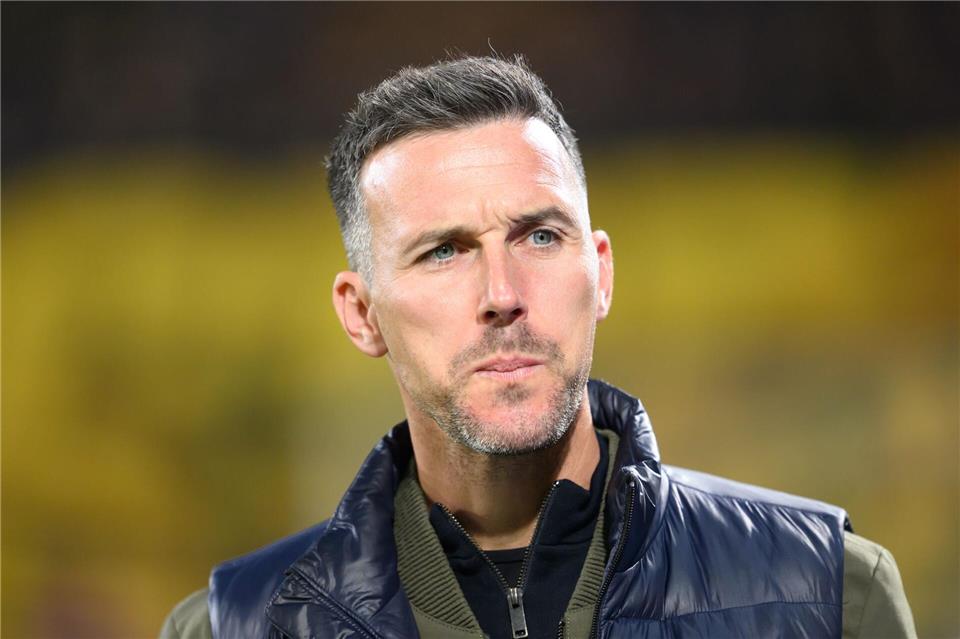 KSC-Coach Christian Eichner fordert nach dem Testspiel-Debakel gegen Freiburg ein anderes Auftreten seines Teams. (Archivbild)Robert Michael/dpa