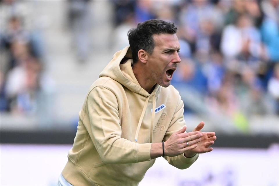 Nur einer trifft - KSC schlägt Magdeburg mit 1:0 KSC-Trainer Christian Eichner sah ein spannendes Spiel mit vielen Torchancen.Uli Deck/dpa