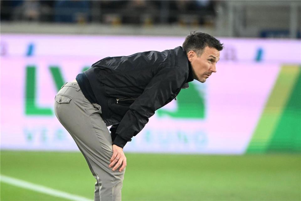 KSC-Trainer Eichner trainiert den KSC noch weitere sechs Zweitliga-Spiele, dann ist für ihn Schluss. (Archivbild)Uli Deck/dpa