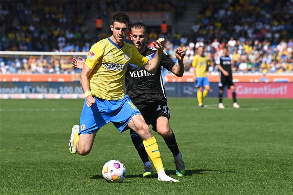 Kaan Caliskaner kommt nach Deutschland zurück und schließt sich dem 1. FC Saarbrücken an.Swen Pförtner/dpa